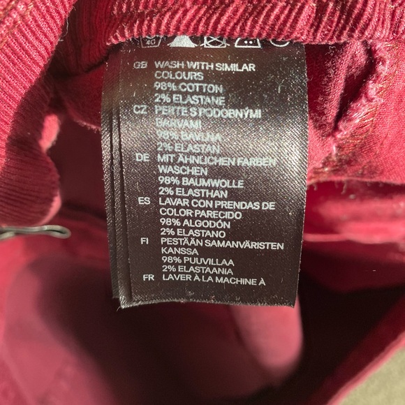 H&M Deep Red corduroy mini skirt - Picture 3 of 5